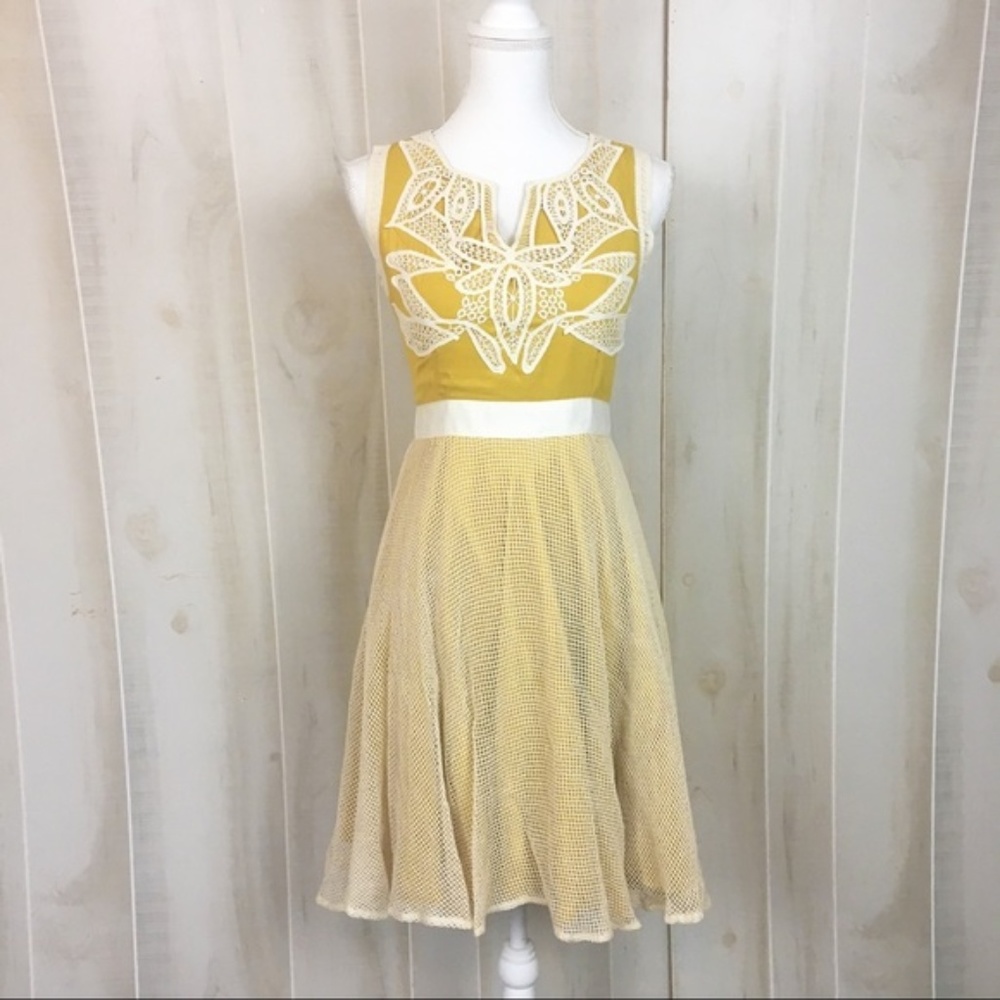 waltz. Golden Yellow Lace Netted Yellow Dress M